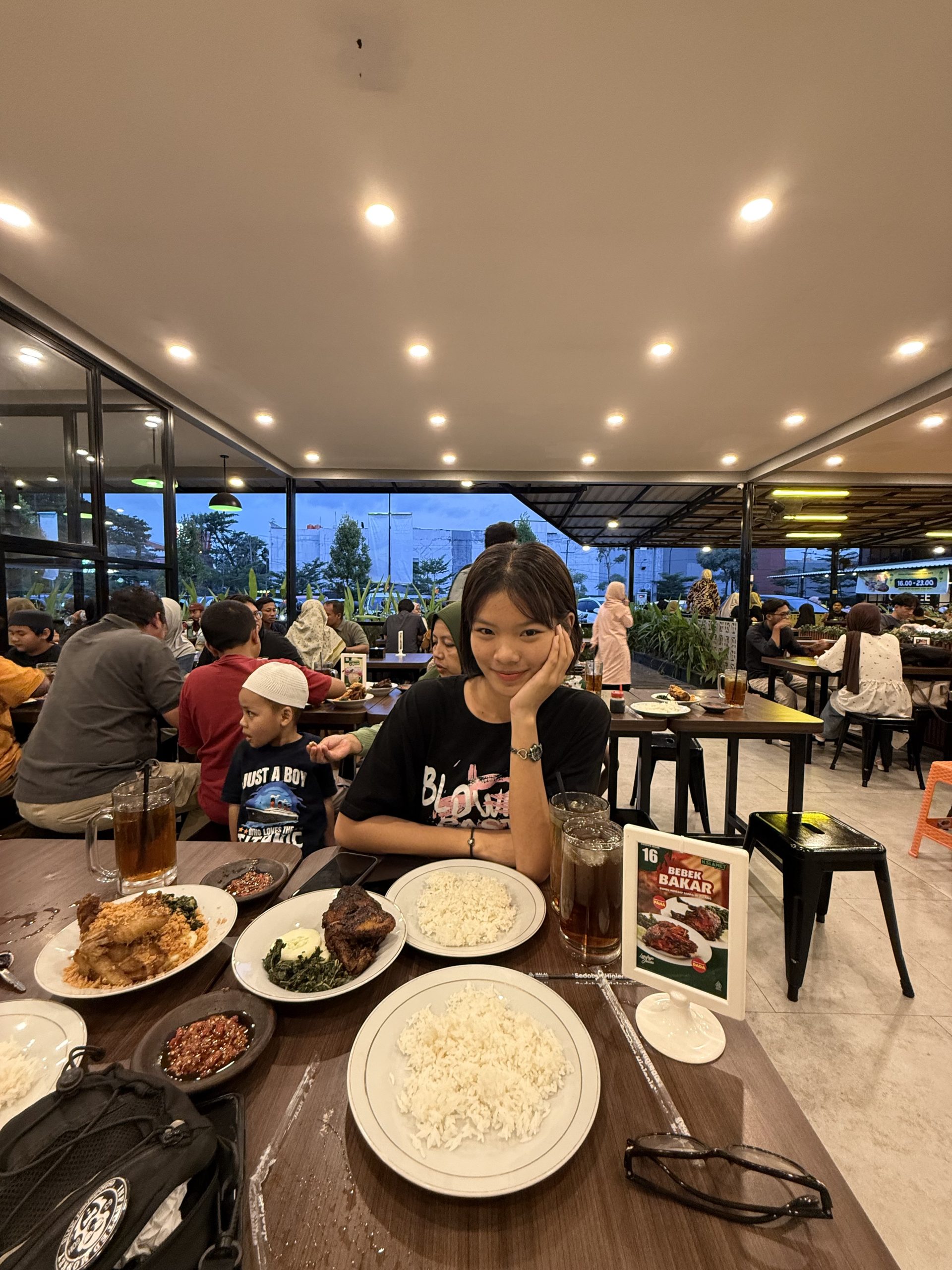 Marsya dan Enam  Bulan yang Hangat